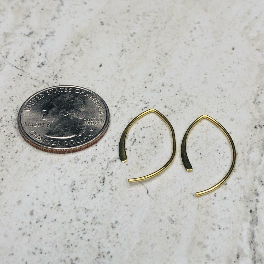 925 Sterling Silver Gold Thread Through Earrings - Picture 13 of 16